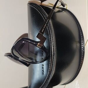 AUTHENTIC MARC BY MARC JACOBS SUNGLASSES W/O TAGS (NEVER WORN)
